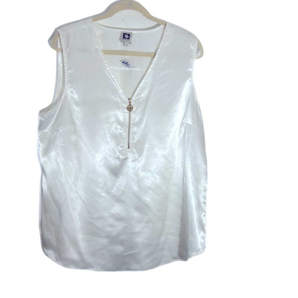 Anne Klein Women's Sleeveless V-Neck Half Zip Blouse - 741